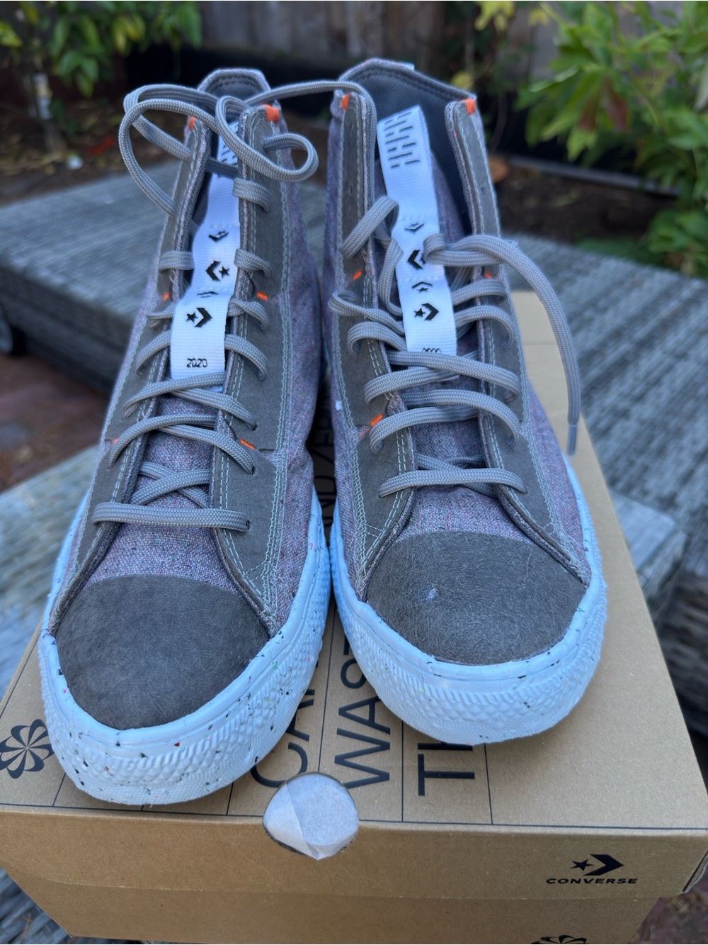 Converse Mens Gray High-Top Canvas Sneakers NIB w/flaw